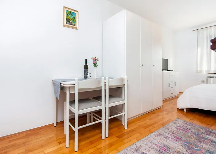 Apartments Carmelo