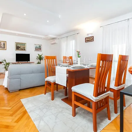 Apartments Carmelo Rovinj Exterior photo