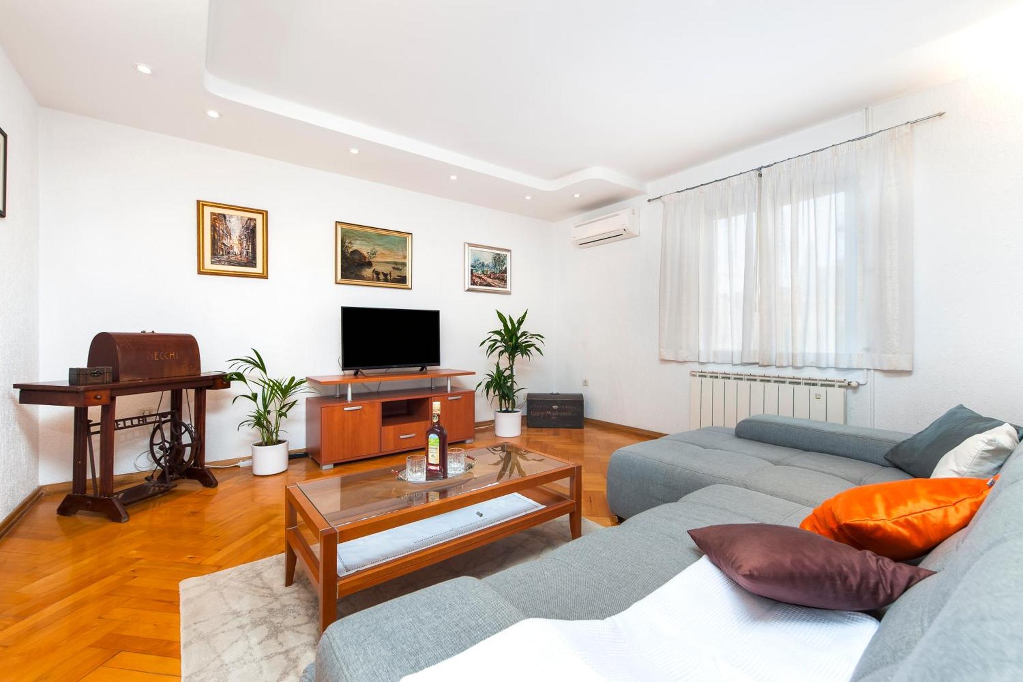 Carmelo Apartment